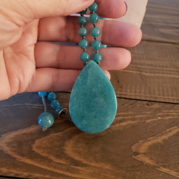 Green stone necklace. - Picture 4 of 4